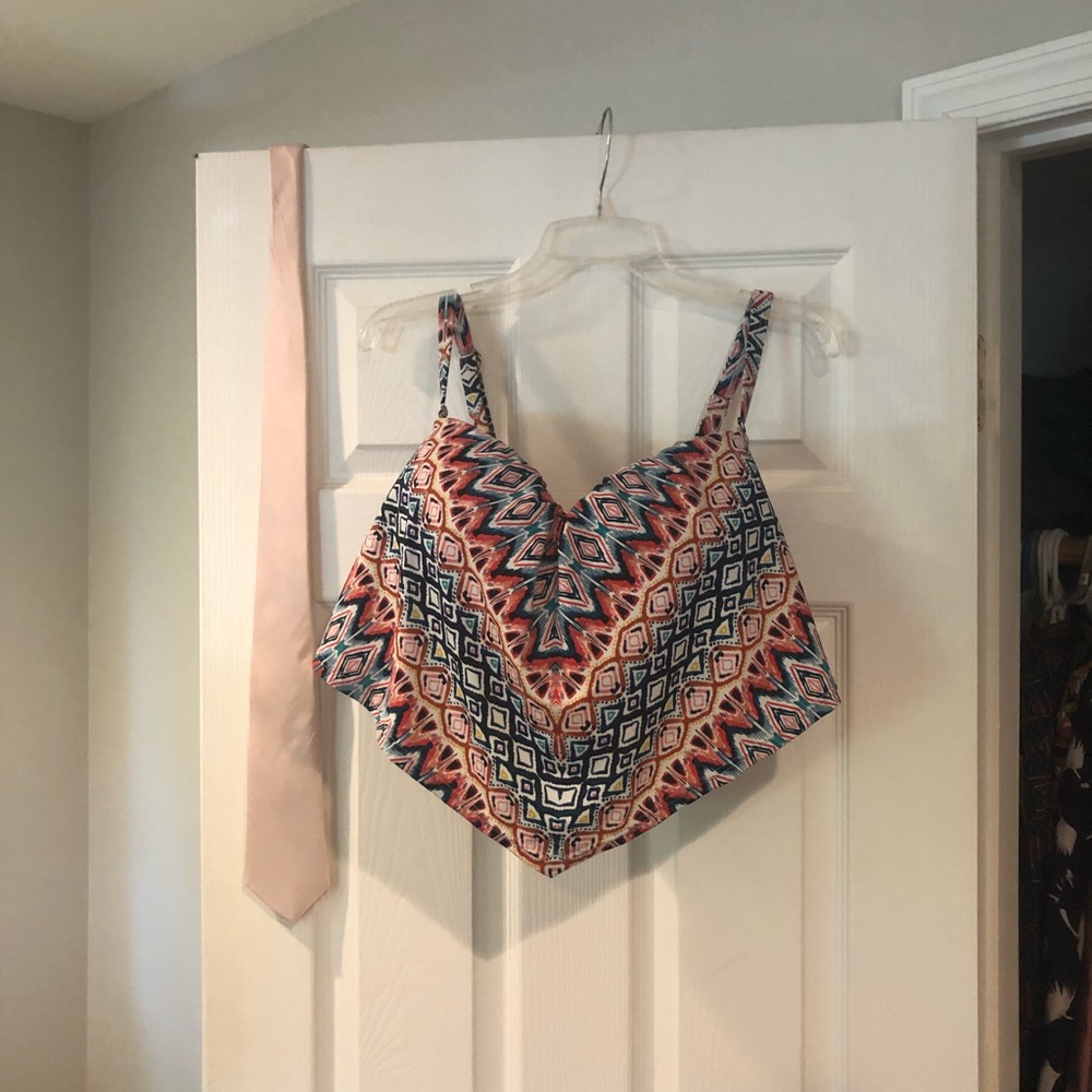 Patterned swim top 40G 🌟like new🌟